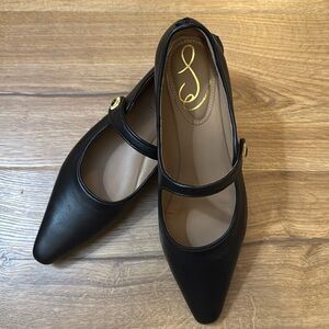 Pointed Mary JaneFlats. NWOT